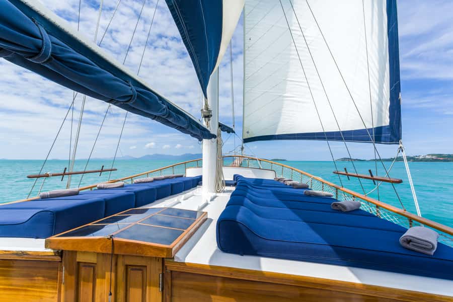 Ang Thong Full-Day Discovery Cruise from Koh Samui - Morning routine: hotel pickup, then coffee and breakfast on the water