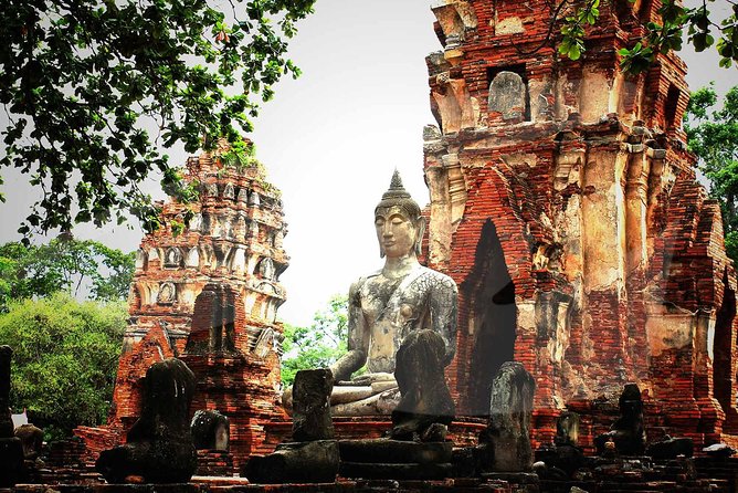 Ayutthaya Temples and River Cruise from Bangkok - Wihan Phra Mongkhon Bophit: the giant bronze Buddha