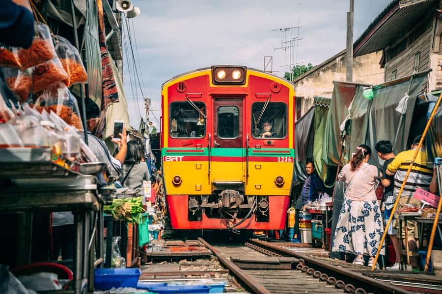 Bangkok: Ayutthaya, Railway & Floating Markets Full-Day Tour - Key moments that make this day trip click