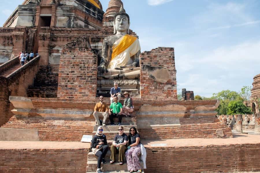 Bangkok: Ayutthaya, Railway & Floating Markets Full-Day Tour - How the small group and guides affect the whole day