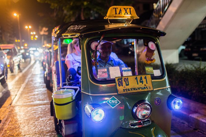 Bangkok by Night: Temples, Markets and Food Tuk-Tuk Tour - Thonburi and the street food warm-up