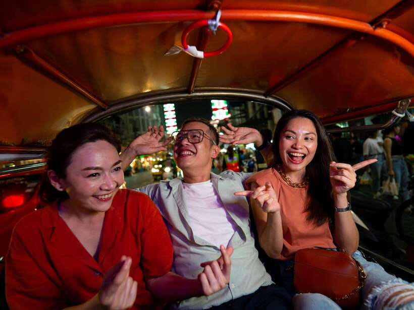 Bangkok: Evening Tour with Wat Arun, Wat Pho & Tuk Tuk Ride - Why an evening Wat Pho and Wat Arun route is smarter than daytime
