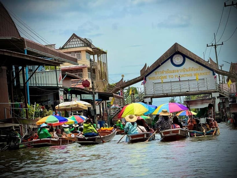 Bangkok: Floating Market and Train Market Experience - Maeklong Railway Market: the moment that makes the tour worth it