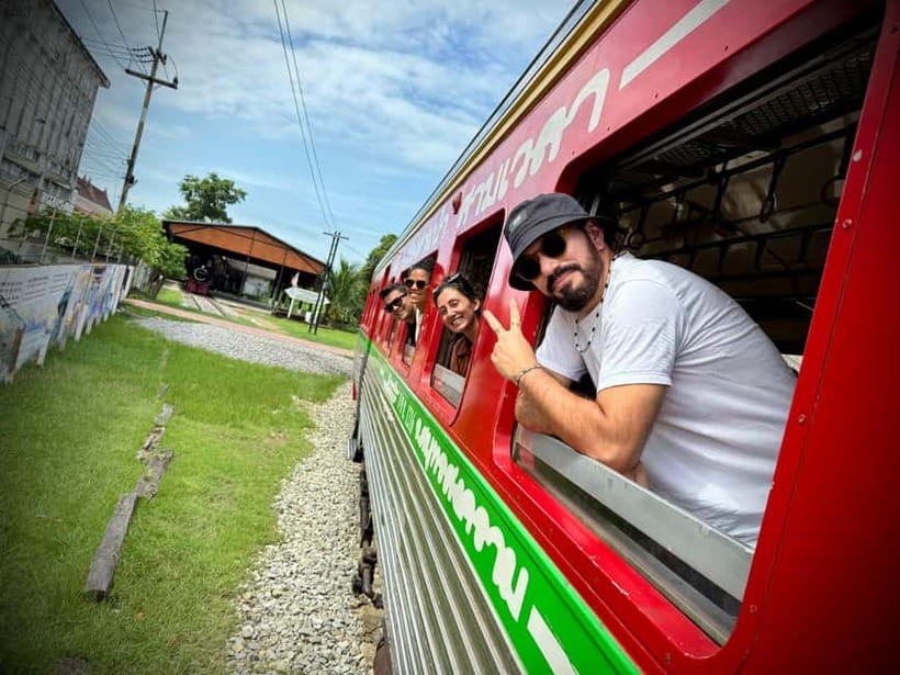 Bangkok: Floating Market and Train Market Experience - Longtail boat canals: a slower pace right before the busy market