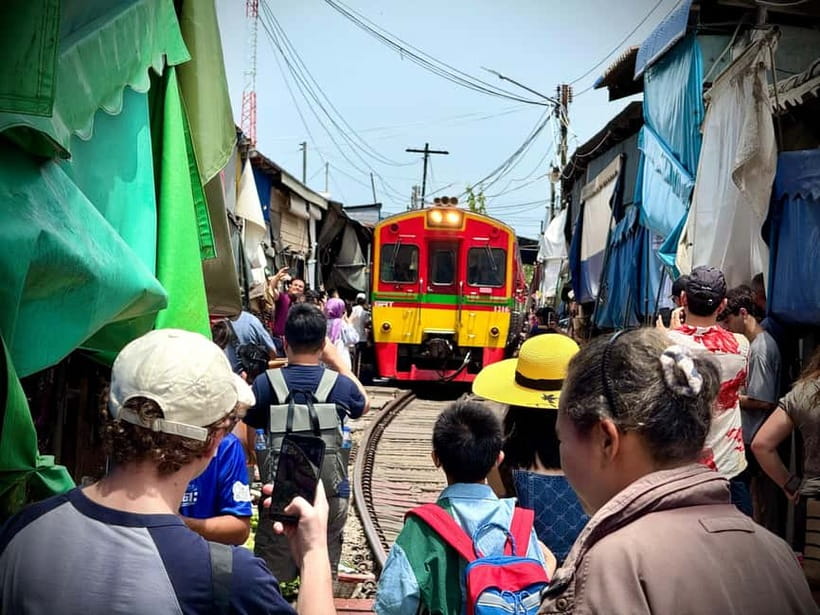 Bangkok: Floating Market and Train Market Experience - The countryside train ride: comfort plus a preview of what’s coming