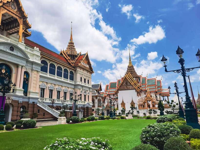 Bangkok: Grand Palace and Wat Phra Kaew Guided Walking Tour - Grand Palace and Wat Phra Kaew in 3 hours: what this tour really delivers