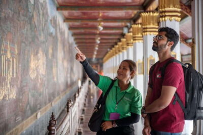 Bangkok: Grand Palace and Wat Phra Kaew Guided Walking Tour - Meeting point and entrance-fee options near 34 Na Phra Lan Rd