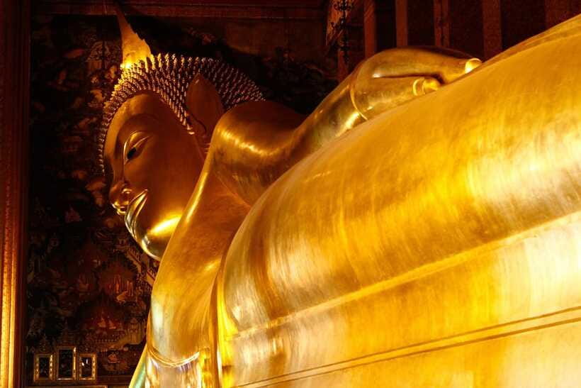 Bangkok: Grand Palace, Wat Pho, and Wat Arun Guided Tour - Dress Code, Shoes, and Heat: Your Real-World Day Checklist