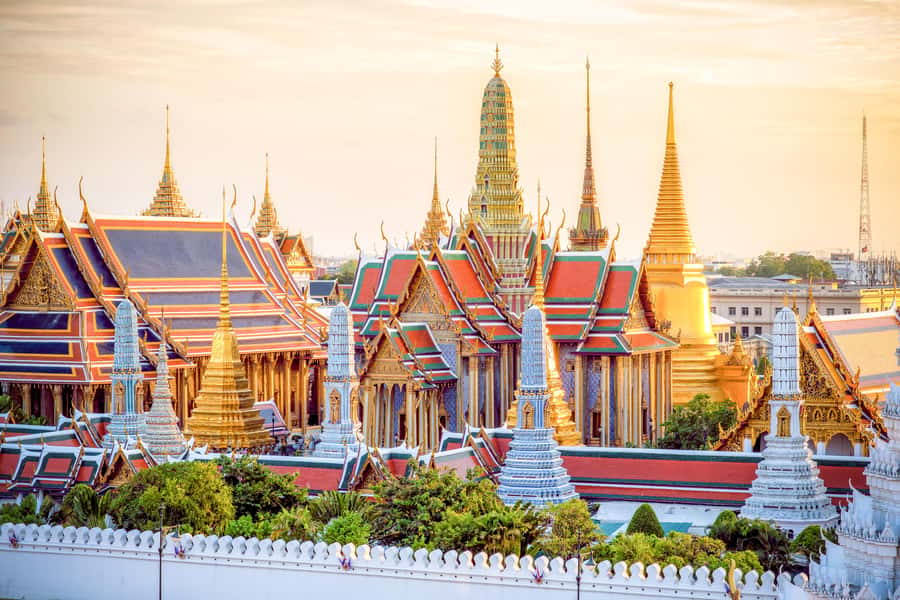 Bangkok: Grand Palace, Wat Pho, and Wat Arun Private Tour - Grand Palace and Temple of the Emerald Buddha: the “start strong” plan