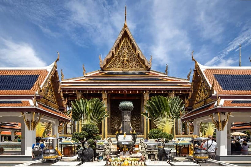 Bangkok: Grand Palace, Wat Pho, Wat Arun Sacred & Local Tour - Pak Khlong Talat Flower Market: The Local Side to Cap the Day