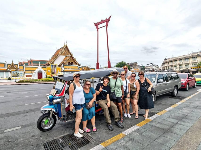 Bangkok: Guided Tour in a Typical Thai Tuk-Tuk - The lotus flower activity: a small cultural moment that’s surprisingly fun