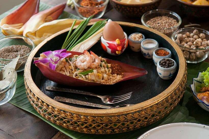 Bangkok: Hands-on Thai Cooking Class and Market Tour - Hands-On Cooking for Four Dishes: Hot Food, Real Technique