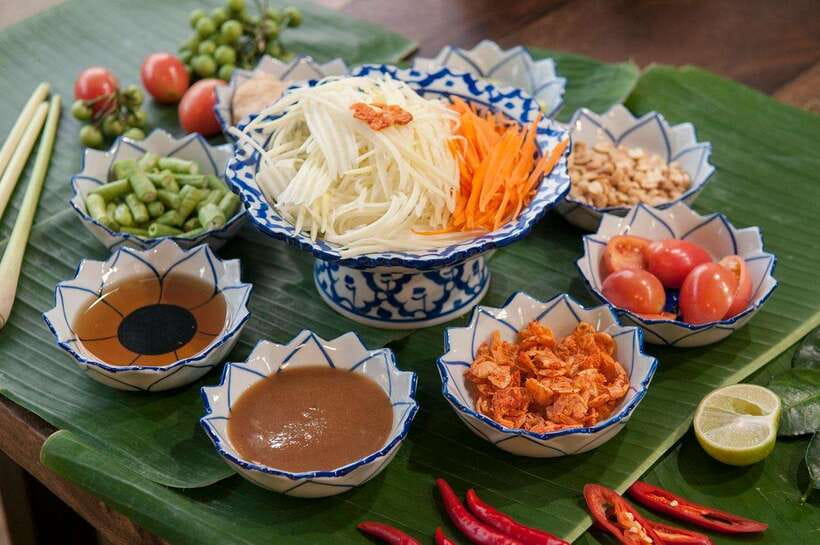 Bangkok: Hands-on Thai Cooking Class and Market Tour - Mango Sticky Rice and Mango Carving: Sweet Endings, Different Formats