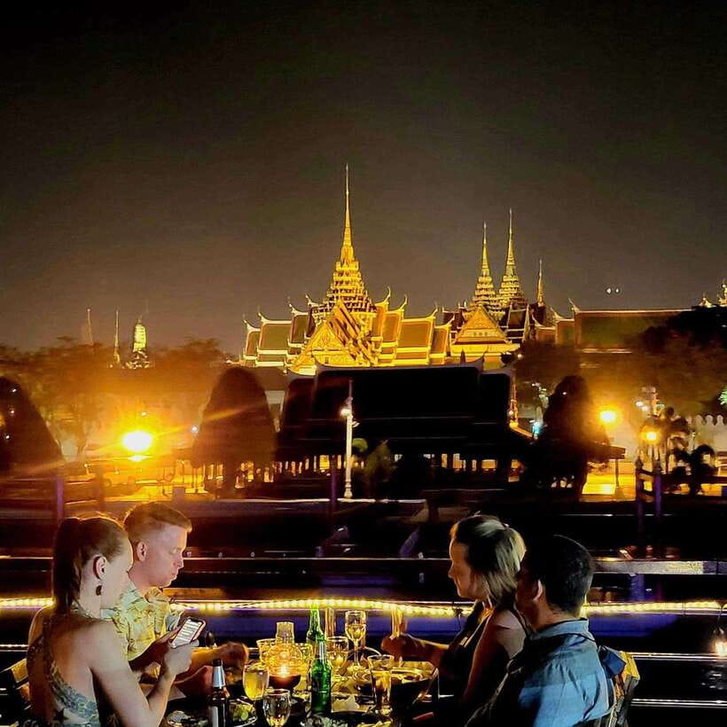 Bangkok: Luxury White Dinner Cruise Free Flow Beer and Wine - Food on the buffet: go hungry, but don’t expect gourmet calm