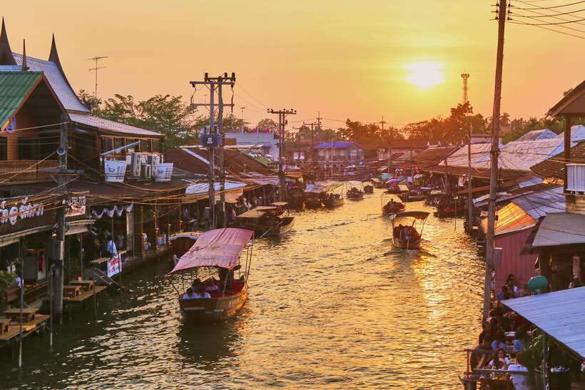 Bangkok: Maeklong Railway & Amphawa Floating Market Day Trip - Key highlights I’d plan around