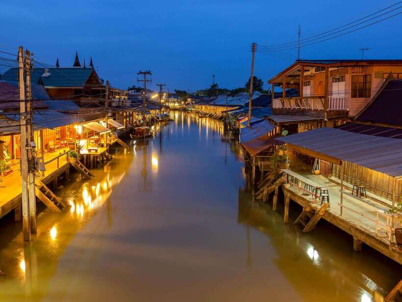 Bangkok: Maeklong Railway & Amphawa Floating Market Day Trip - Final verdict: should you book the Bangkok Maeklong and Amphawa day trip?