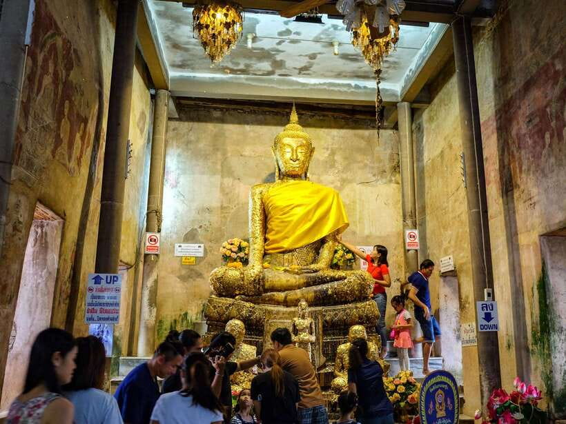 Bangkok: Maeklong Railway & Amphawa Floating Market Day Trip - Firefly boat cruise: a dusk payoff that changes your mood