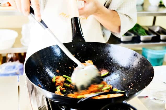Bangkok: Maliwan Thai Cooking Class with Market Tour - Price and value: is $40 worth it?