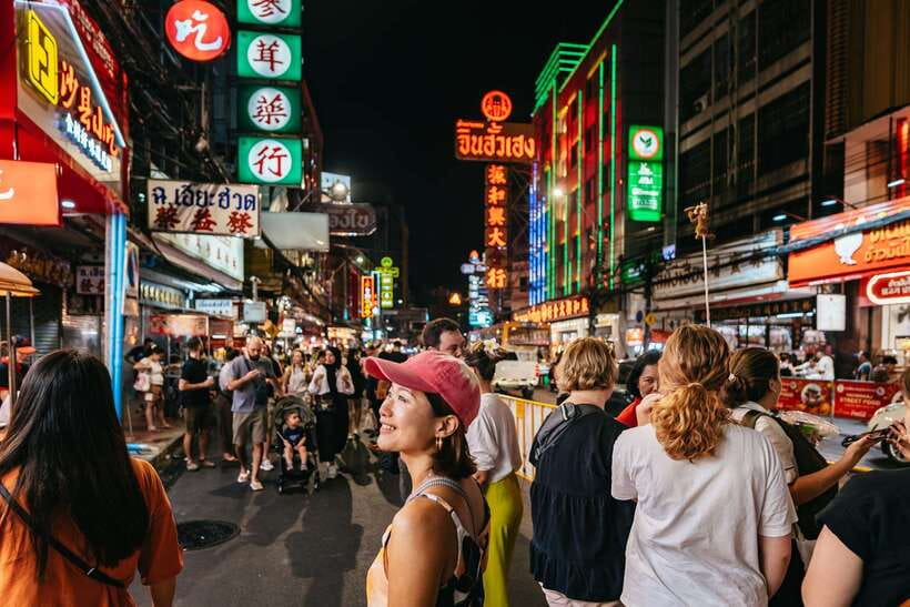 Bangkok: Michelin Guide Street Food Tour by Tuk Tuk - Guides in the chaos: why the right person changes the night