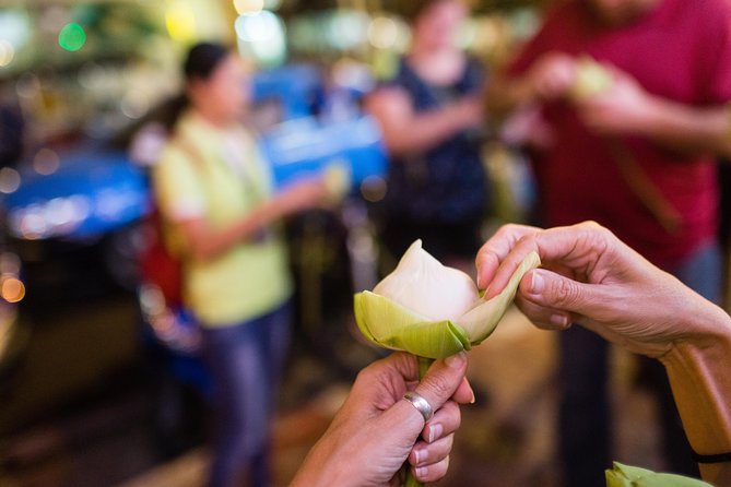 Bangkok Midnight Food Tuk Tuk Tour - Stop 4: Pak Khlong Flower Talat and the lotus moment