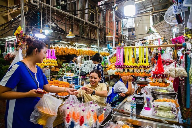 Bangkok: Night Bike Tour with Temples & Flower Market Visit - Key points I’d plan around