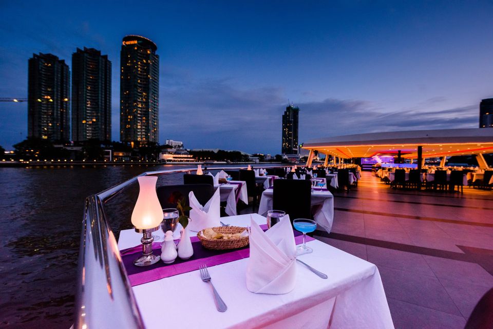Bangkok: River Dinner Cruise on the Chao Phraya Princess - Live music on the river: fun, not too loud