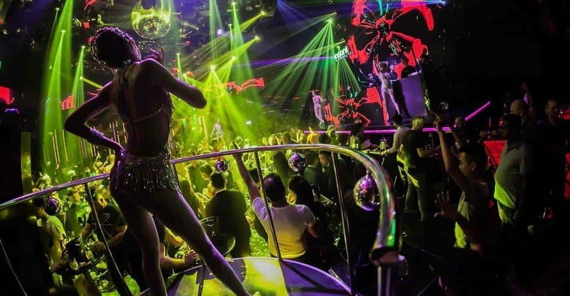 Bangkok: Soi Cowboy, Nana, Soi 11, Rooftops, Clubs & Go Go’s - Heaven17 and Spectrum Lounge: when the night gets stylish