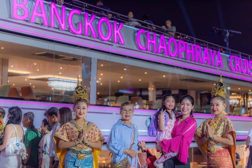 Bangkok: The Newest Luxury 5-Star Bangkok Chao Phraya Cruise - Dinner cruise or sunset cruise: picking the right 2 hours