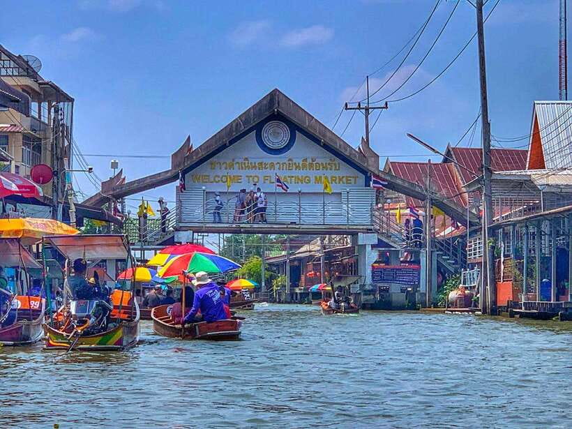 Bangkok: Train Market & Floating Market with Boat Ride - Shopping and snacks: enjoy it, but go in with a plan