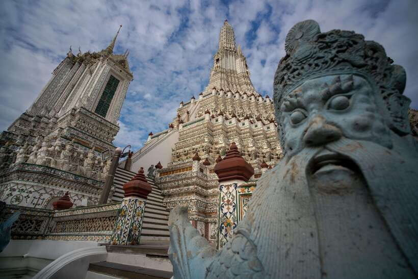 Bangkok: Wat Pho and Wat Arun Guided Walking Tour - Key things to know before you go