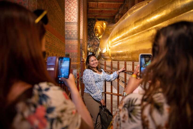 Bangkok: Wat Pho and Wat Arun Guided Walking Tour - Sustainability without the lecture: GSTC-certified, water in glass, carbon offsets