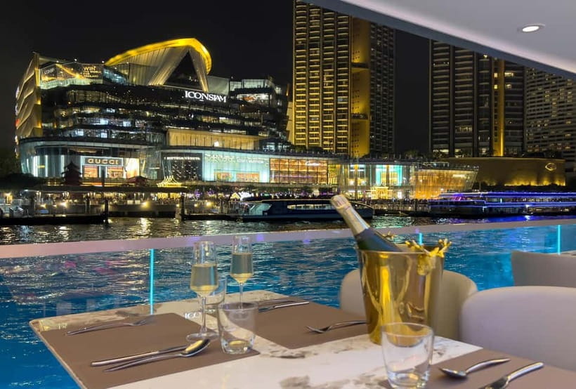 Bangkok:The Planet Sunset&Dinner Cruise on Chao Phraya River - The buffet: what you actually get and how to handle the crowd