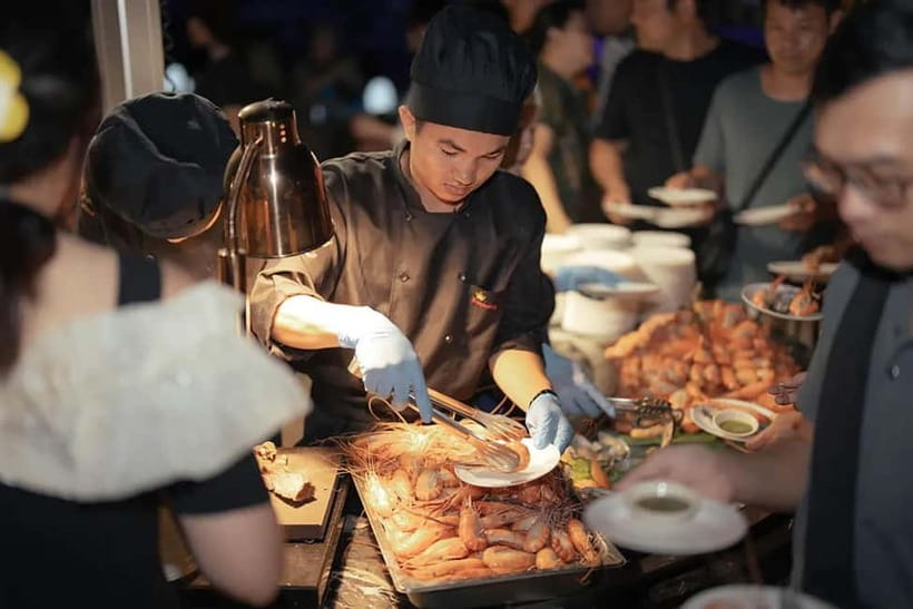 Bangkok:The Planet Sunset&Dinner Cruise on Chao Phraya River - The river route: what you’ll see pass by (and what to watch for)