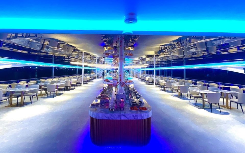 Bangkok:The Planet Sunset&Dinner Cruise on Chao Phraya River - Seating, sightlines, and why assigned tables can still feel chaotic