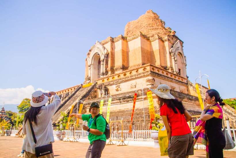 Chiang Mai: 3 Hour Old City and Temples Guided Walking Tour - Who This Tour Is Best For (and Who Should Skip It)