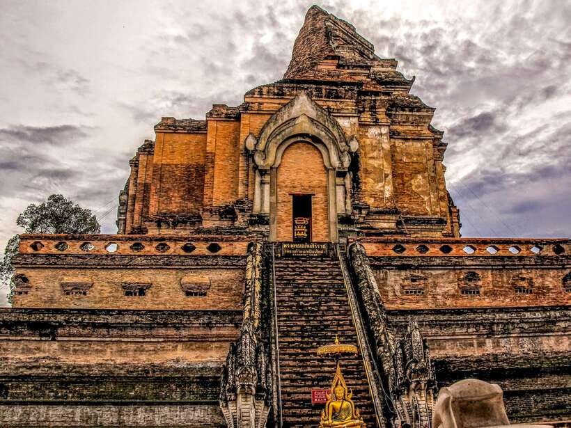 Chiang Mai: 3 Hour Old City and Temples Guided Walking Tour - Wat Phan Tao and Wat Phan Lao: Small Temple, Big Detail