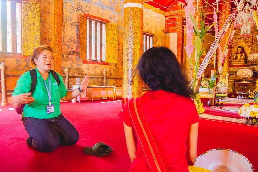 Chiang Mai: 3 Hour Old City and Temples Guided Walking Tour - How the Guide Changes What You See