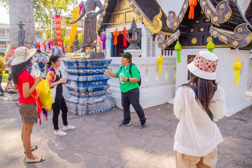Chiang Mai: 3 Hour Old City and Temples Guided Walking Tour - Walking Comfort, Dress Rules, and What to Pack