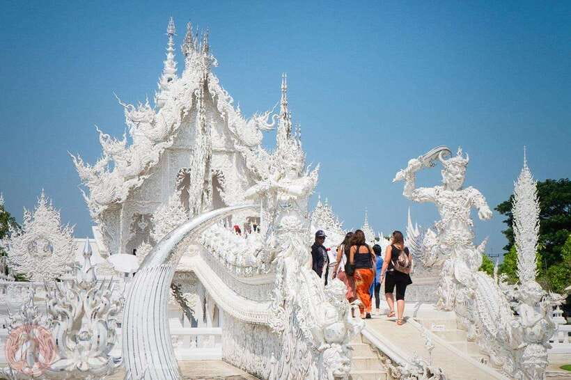 Chiang Mai: Chiang Rai Temples, Karen Tribe and Hot Springs - Karen Long-Neck Mae Kachan Village: culture, crafts, and a sensitive side