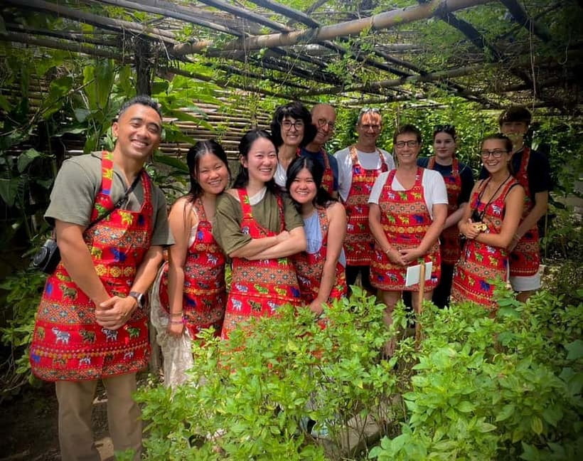 Chiang Mai: Cooking Class, Market & Thai Herbs Garden Tour - Key things that make this Chiang Mai food tour click