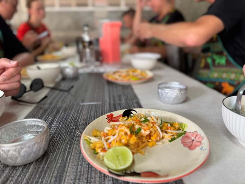Chiang Mai: Cooking Class with Market and Pickup - What You’ll Cook: Menu Choices From Soups to Curries and Classic Favorites