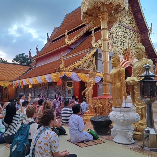 Chiang Mai: Wat Pha Lat & Wat Phra That Doi Suthep Tour - The big climb: 306 steps up to Wat Phra That Doi Suthep’s gold pagoda