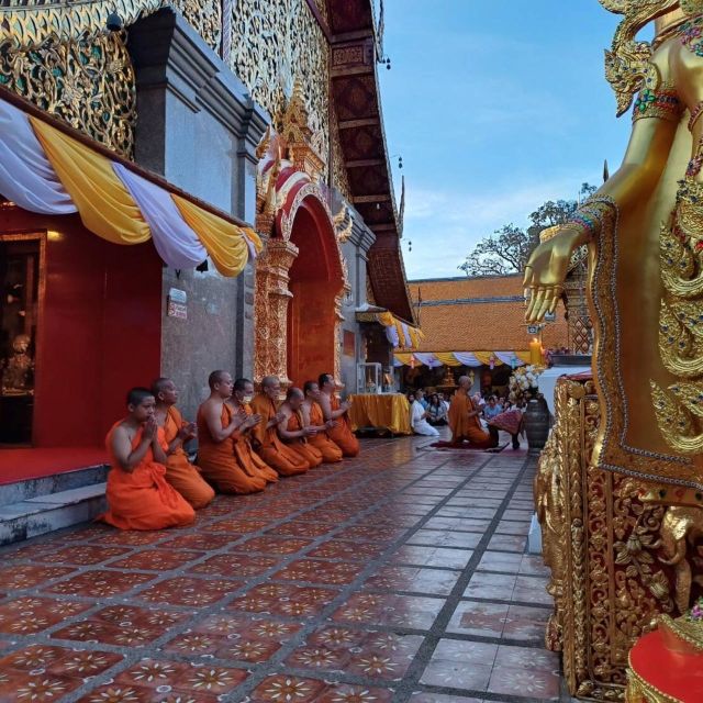 Chiang Mai: Wat Pha Lat & Wat Phra That Doi Suthep Tour - Monks at Doi Suthep: ceremonies, chanting, and respectful ways to participate