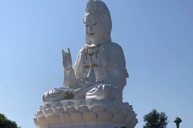 Chiang Rai Temples: Private Tour from Chiang Mai - Wat Rong Seur Ten (Blue Temple): where color does the storytelling
