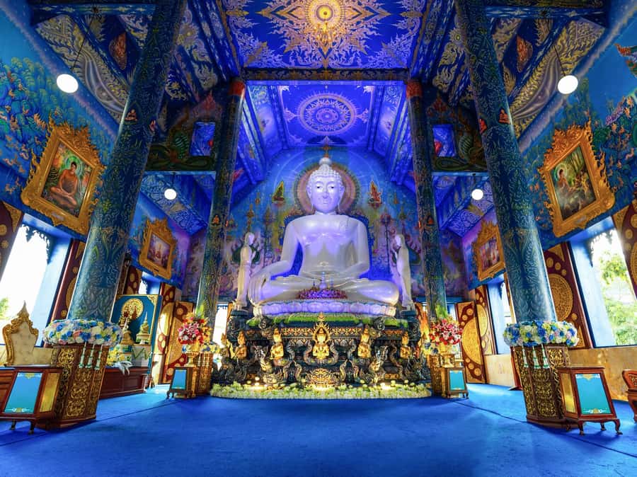 Chiang Rai White Temple and Blue Temple Day Tour - Wat Rong Khun (White Temple): modern art you can actually stand inside