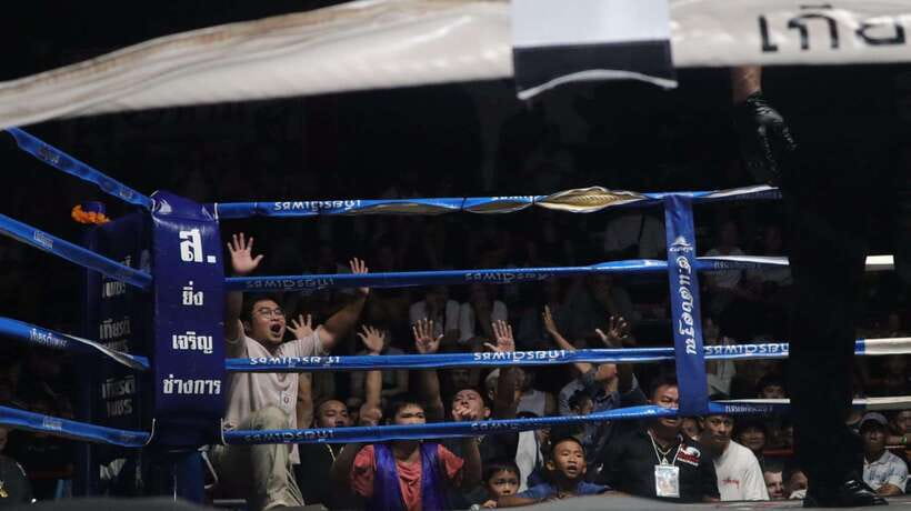 Chiangmai: Chiangmai Boxing Stadiums Ticket - The VIP promise: unlimited drinks and snacks, plus comfort perks