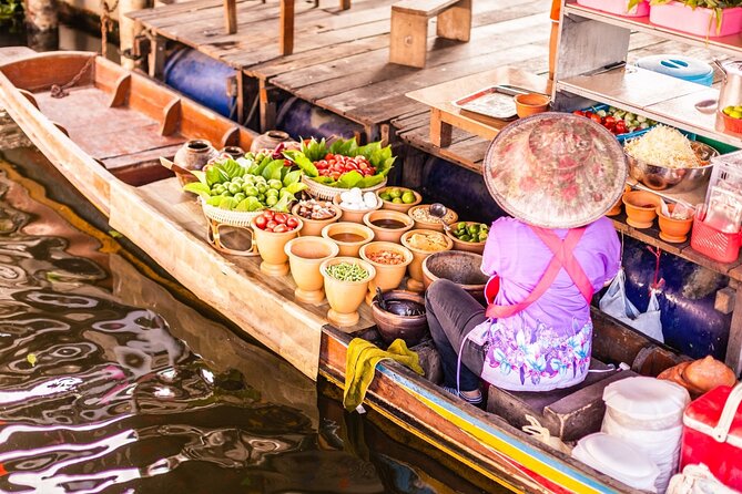 Damnoen Saduak Floating Market and Maeklong Railway Market Tour - Food, photos, and timing: how to make the day feel smooth