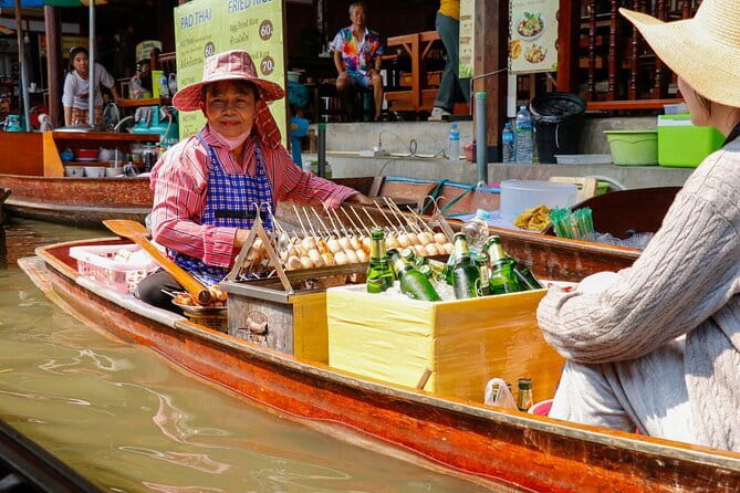 Day Trip to Bangkok Floating Market & Maeklong Railway - Getting there from CentralWorld: timing that matters