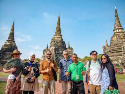 From Bangkok: Ayutthaya Historical Park Guided Day Trip - Bang Pa-In Royal Palace: the calm warm-up before the ruins
