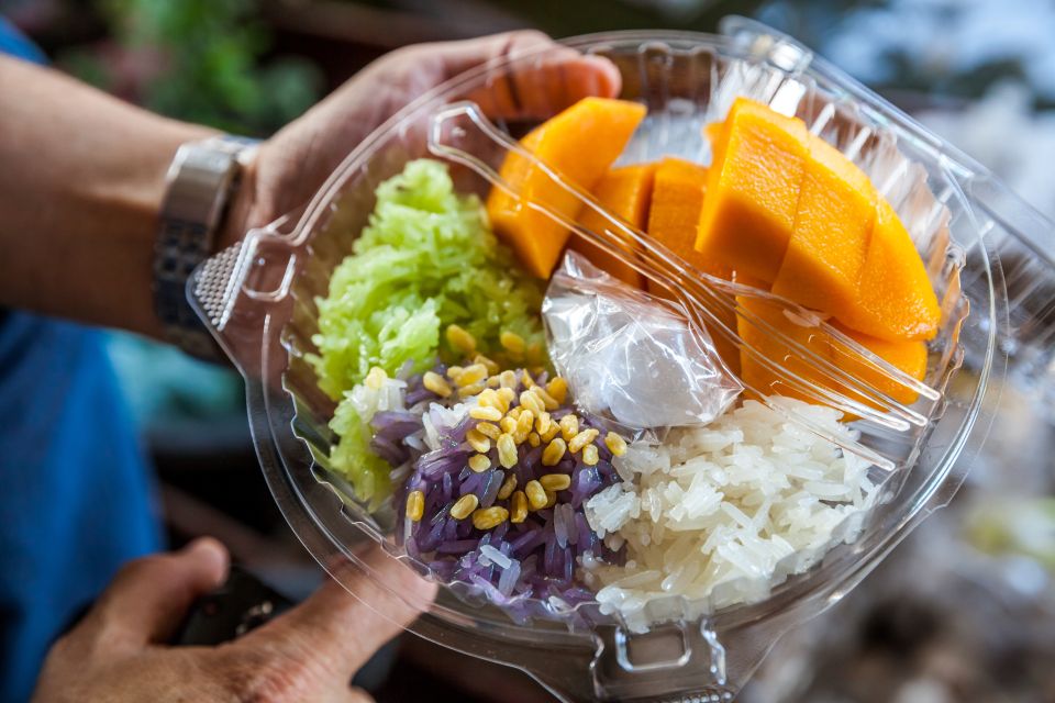 From Bangkok: Damnoen Saduak Floating Market Guided Tour - Food on the canal: what to eat and how to make the most of your free time